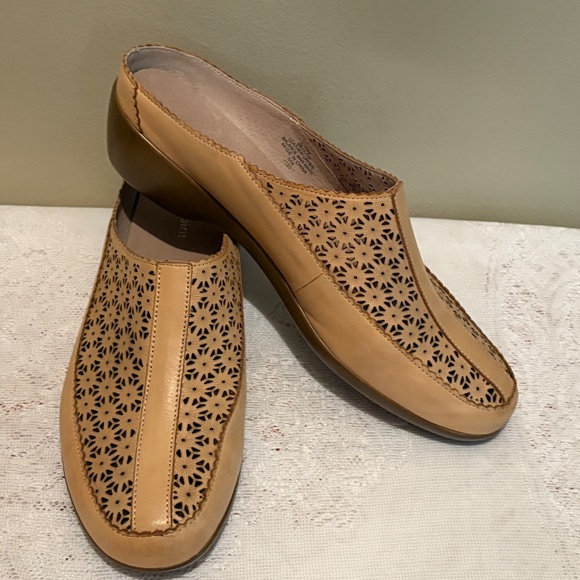 EASY SPIRIT DAWN DRESS SHOE - 10M BEIGE - Picture 8 of 8